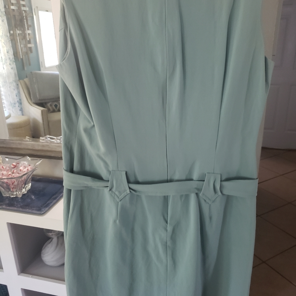 Dress - Picture 5 of 5